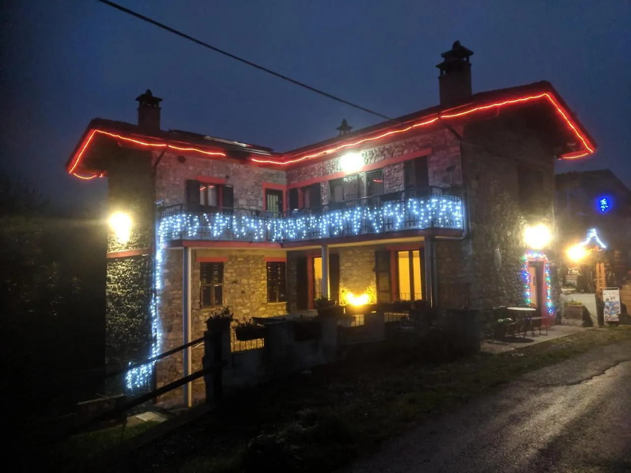 Albergo Diffuso Casa Delle Favole Ferriere Itálie