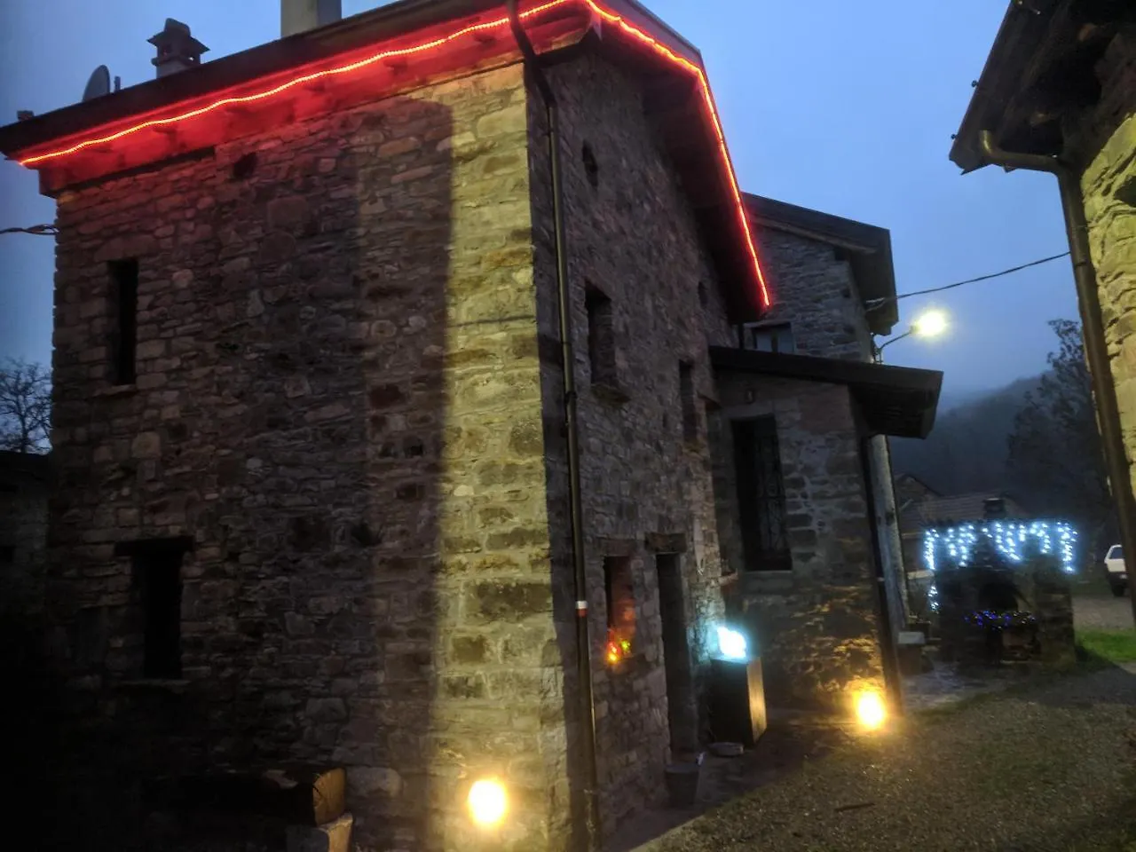 Aparthotel Albergo Diffuso Casa Delle Favole Ferriere Itálie
